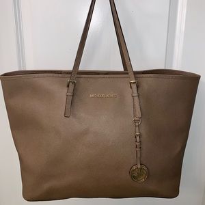 Michael Kors Tote!